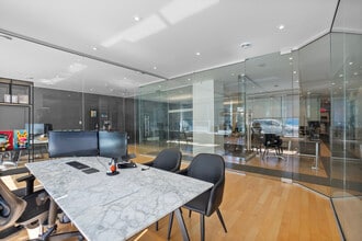 3865-3885 Rue Saint-Urbain, Montréal, QC à louer Photo intérieure- Image 2 de 18