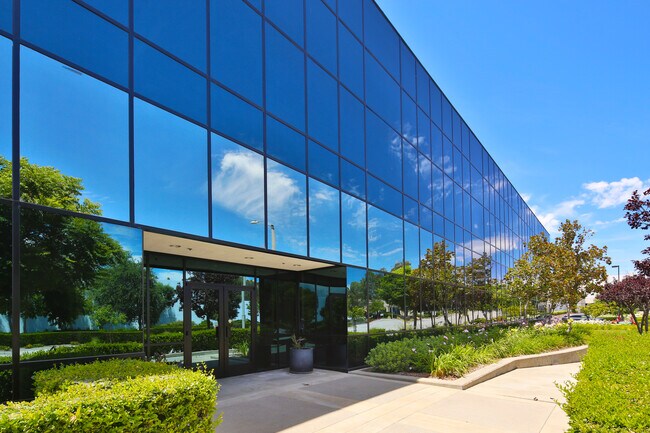 More details for 28220 Industry Dr, Valencia, CA - Industrial for Lease