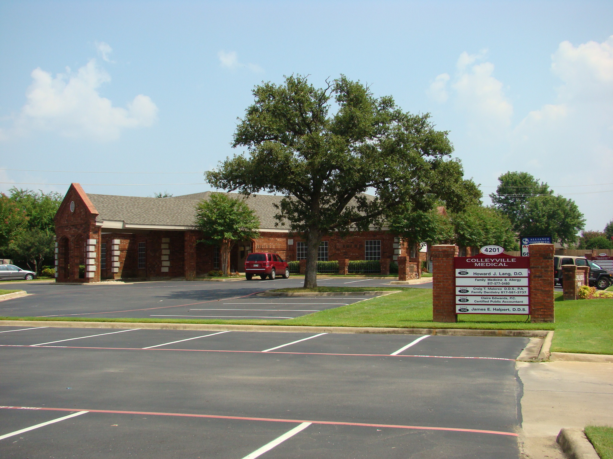 4109-4201 Brown Trl, Colleyville, TX for lease Building Photo- Image 1 of 2