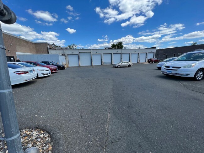 Plus de détails pour 376 Ledyard St, Hartford, CT - Industriel à louer