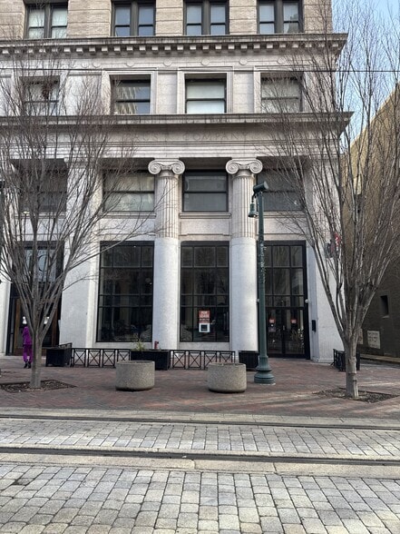 10 S Main St, Memphis, TN for lease - Building Photo - Image 3 of 16