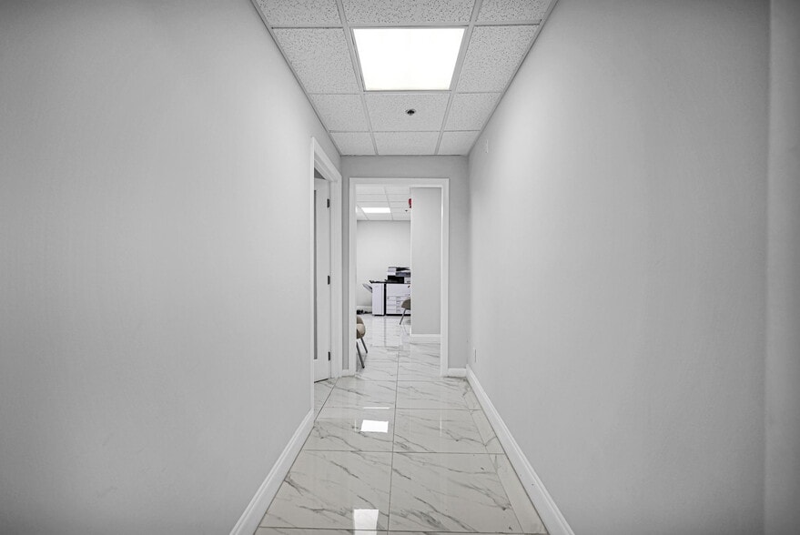 12550 Biscayne Blvd, North Miami, FL for sale - Interior Photo - Image 2 of 151