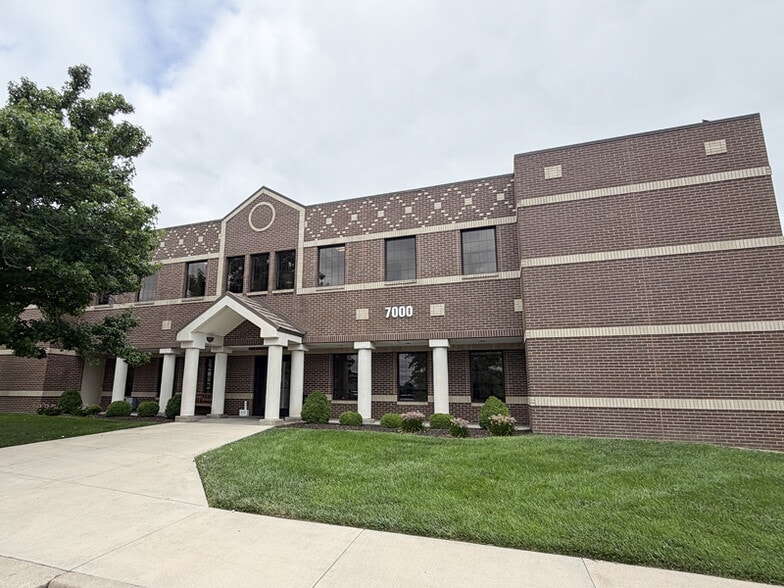 7000 W 121st St, Overland Park, KS for sale - Building Photo - Image 1 of 6