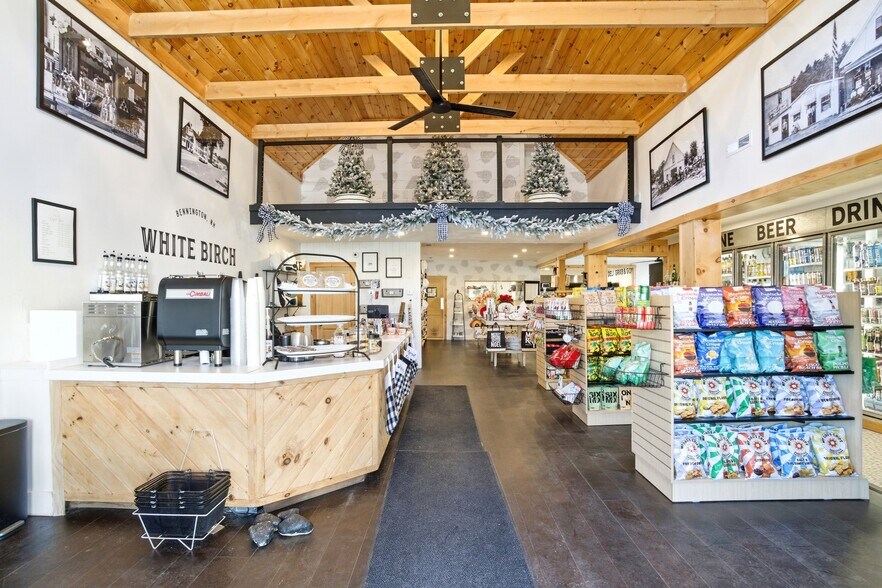 6 Main St, Bennington, NH à vendre - Photo du bâtiment - Image 3 de 15