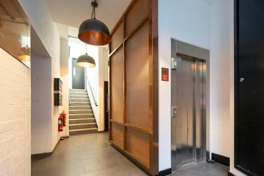 34-35 Great Sutton St, Londres à louer - Photo du bâtiment - Image 3 de 12