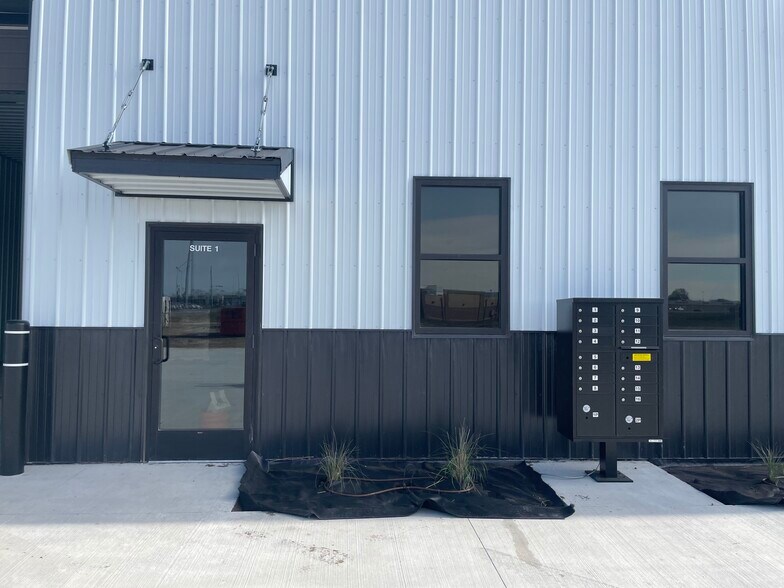 900 W 25th St, South Sioux City, NE à louer - Photo du bâtiment - Image 3 de 20