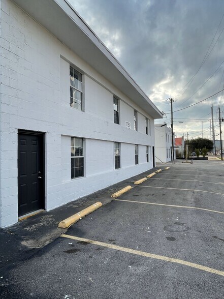 1740 Empire Central Dr, Dallas, TX for lease - Building Photo - Image 2 of 18
