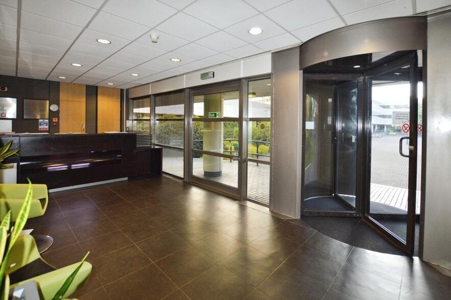 Maidstone Rd, Sidcup à louer - Photo du bâtiment - Image 2 de 11