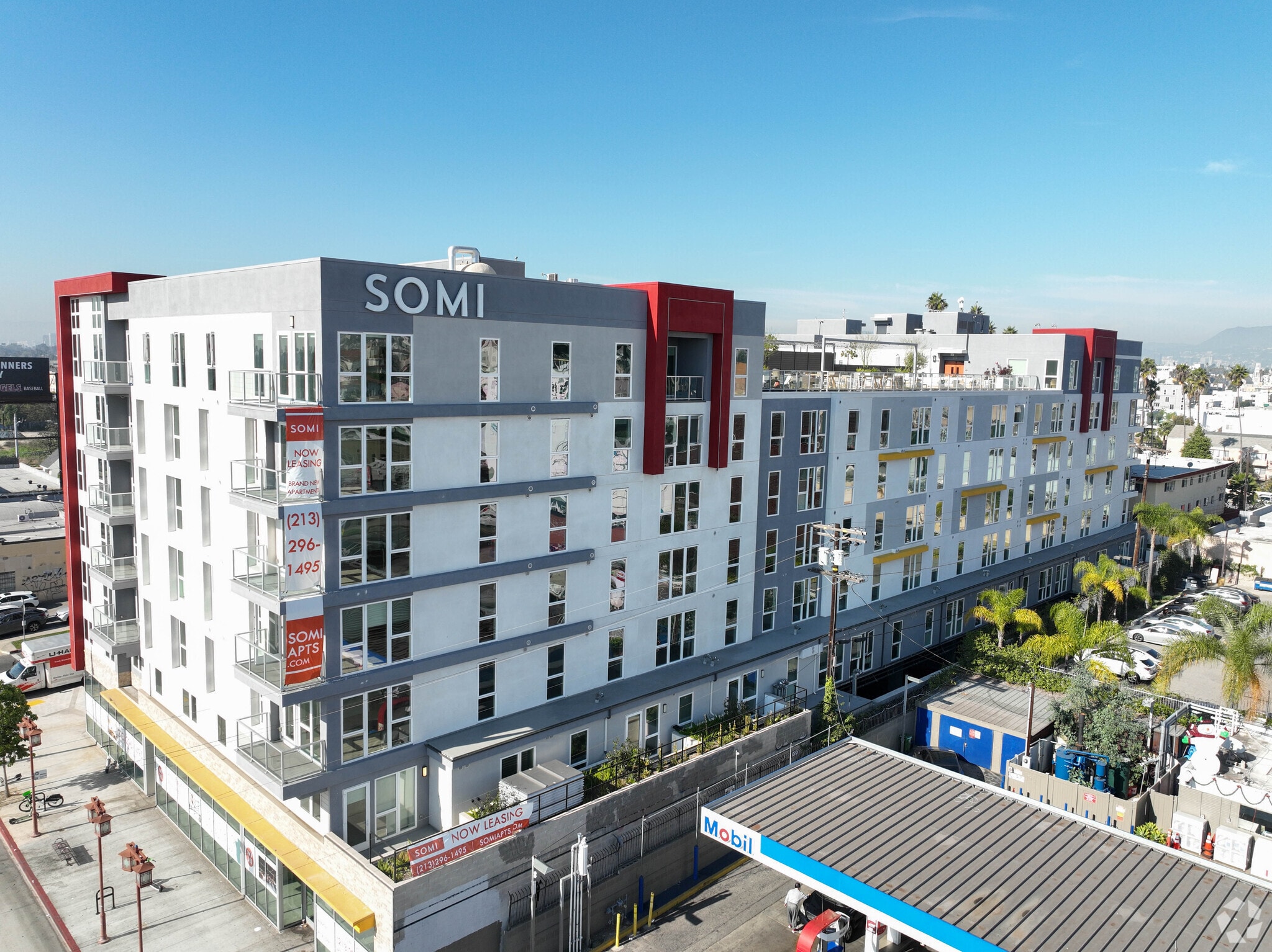 988 S Manhattan Pl, Los Angeles, CA for lease Primary Photo- Image 1 of 58