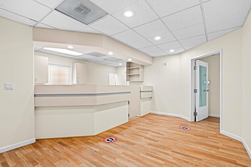 1041 McKeever Ave, Hayward, CA for sale - Lobby - Image 2 of 15