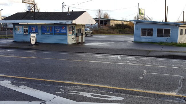 More details for 651 W Main St, Chehalis, WA - Retail for Sale