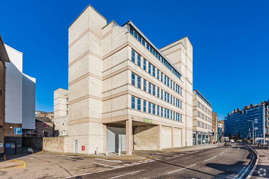 33-35 Yeaman Shore, Dundee for lease - Primary Photo - Image 1 of 2