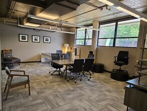 3122 Gillham Plz, Kansas City, MO for lease Interior Photo- Image 1 of 2