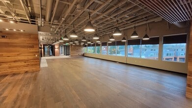 655 156th Ave SE, Bellevue, WA for lease Building Photo- Image 1 of 2