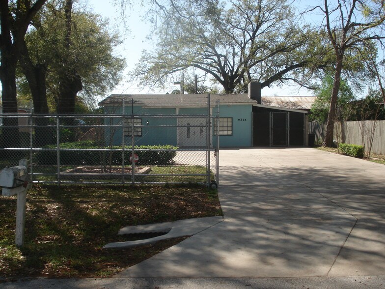 9316 1st Ave, Orlando, FL à vendre - Photo du bâtiment - Image 2 de 10