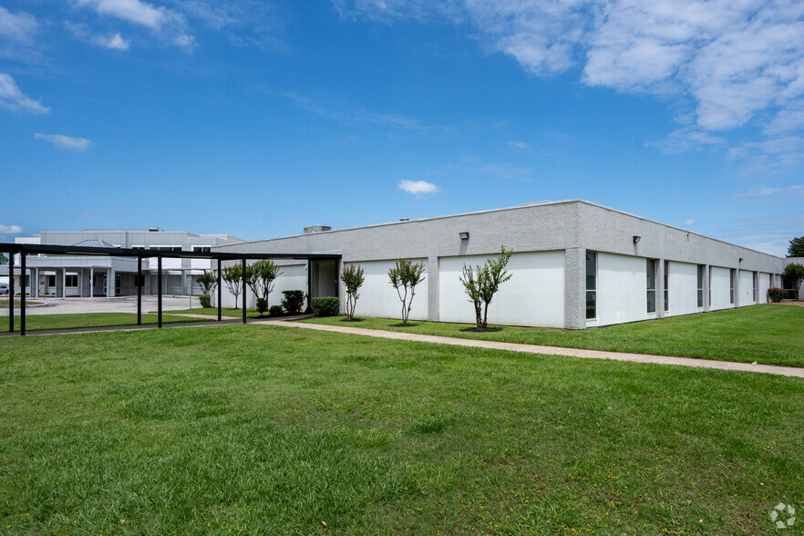 1610 James Bowie Dr, Baytown, TX à louer - Photo du b timent - Image 3 de 11