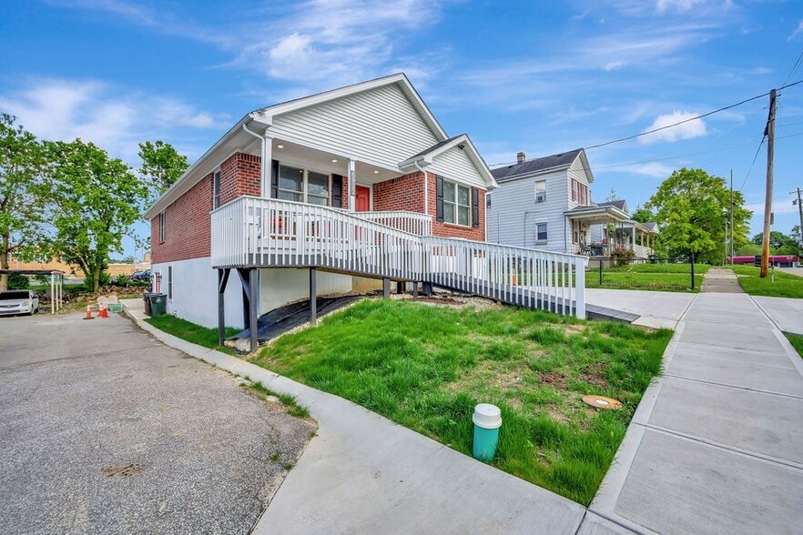 6922 Mearl Ave, Cincinnati, OH à vendre - Photo principale - Image 1 de 20