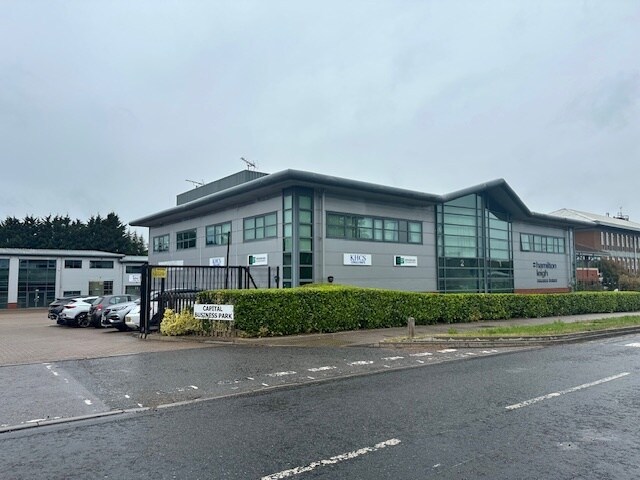 Manor Way, Borehamwood à vendre Photo du bâtiment- Image 1 de 9