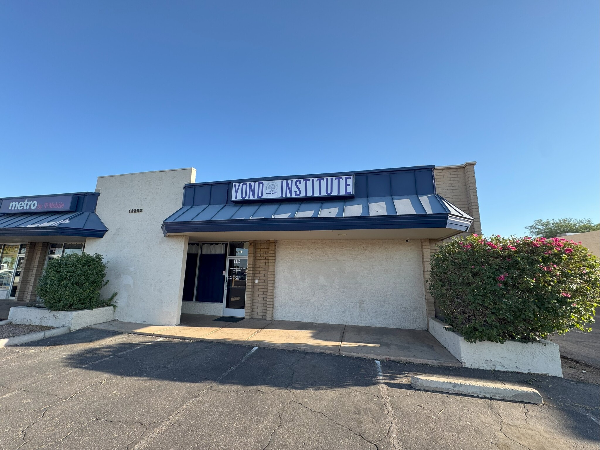 13250 W Van Buren St, Goodyear, AZ for lease Interior Photo- Image 1 of 13
