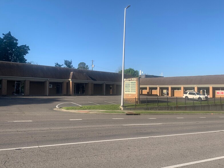 250 Governors Dr SE, Huntsville, AL à louer - Photo du bâtiment - Image 3 de 3