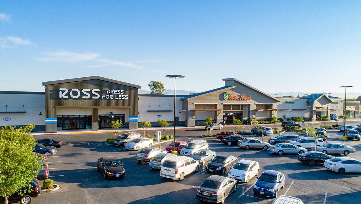 1400 S Mercey Springs Rd, Los Banos, CA à louer Photo du bâtiment- Image 1 de 7