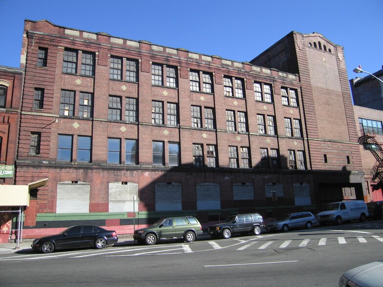 439-449 W 127th St, New York, NY à louer - Photo du bâtiment - Image 2 de 5