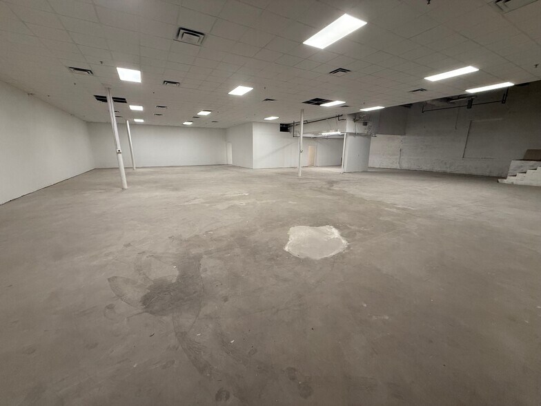 2211-2321 University Blvd W, Silver Spring, MD à louer - Photo du bâtiment - Image 3 de 17