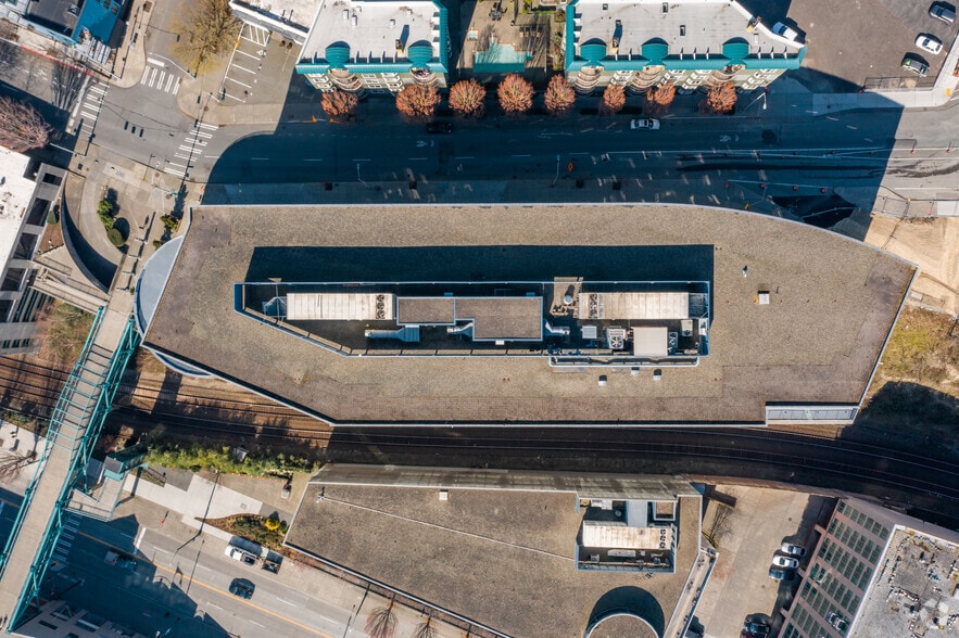 2211 Elliott Ave, Seattle, WA for lease - Building Photo - Image 2 of 6