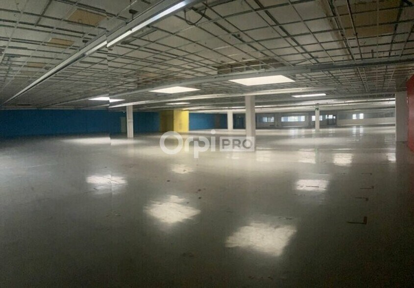 Industrial in Genlis for sale - Interior Photo - Image 3 of 7