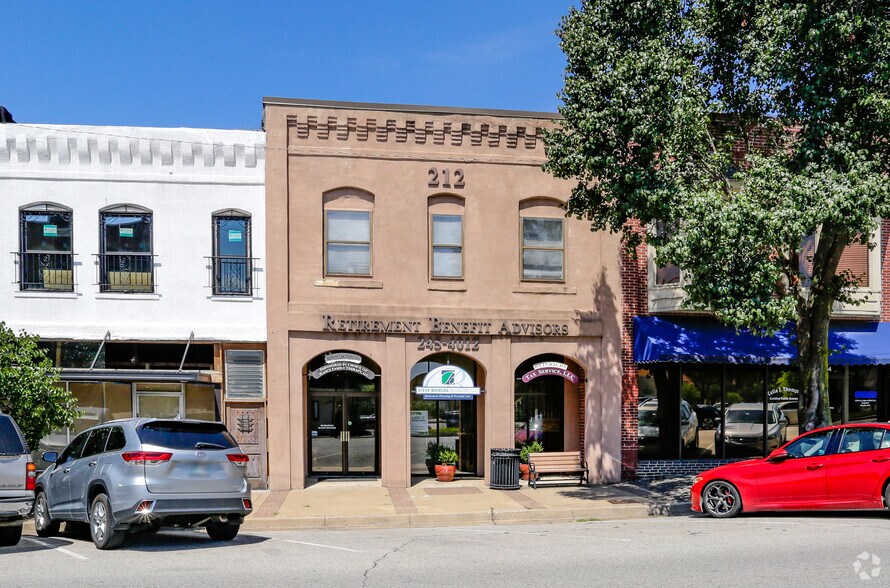 212 N Main St, Sand Springs, OK à vendre - Photo du bâtiment - Image 3 de 17