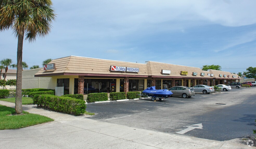 905 US Highway 1, Lake Park, FL à louer - Photo principale - Image 1 de 1