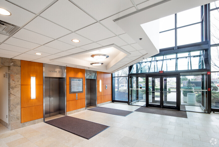 6 Neshaminy Interplex, Trevose, PA for lease - Lobby - Image 2 of 14