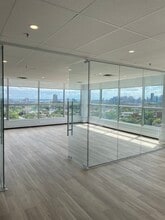 2120 Rue Sherbrooke E, Montréal, QC for lease Interior Photo- Image 1 of 12