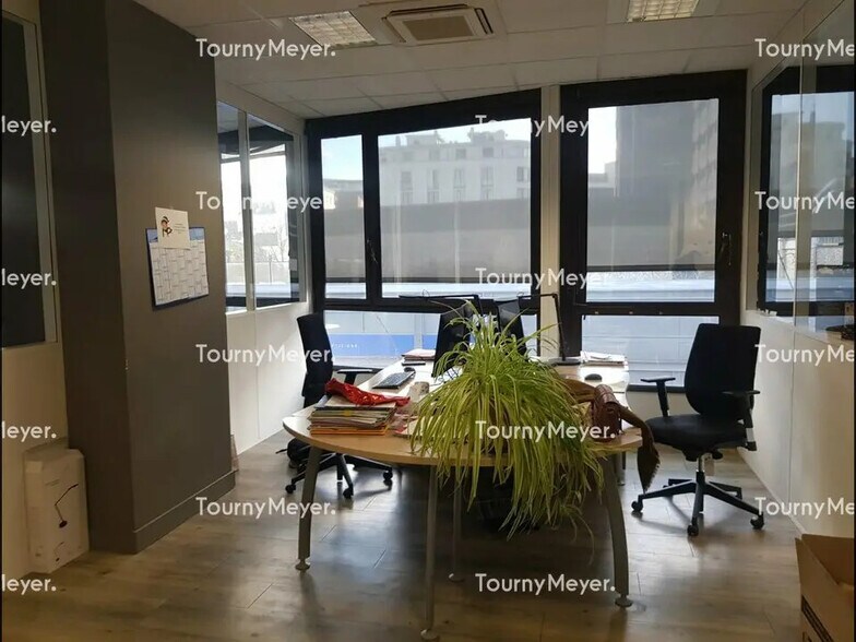 Office in Rennes for lease - Interior Photo - Image 3 of 5