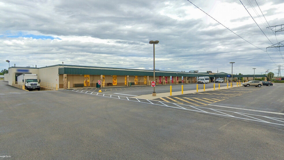 6065 N 91st St, Milwaukee, WI for sale - Building Photo - Image 2 of 6