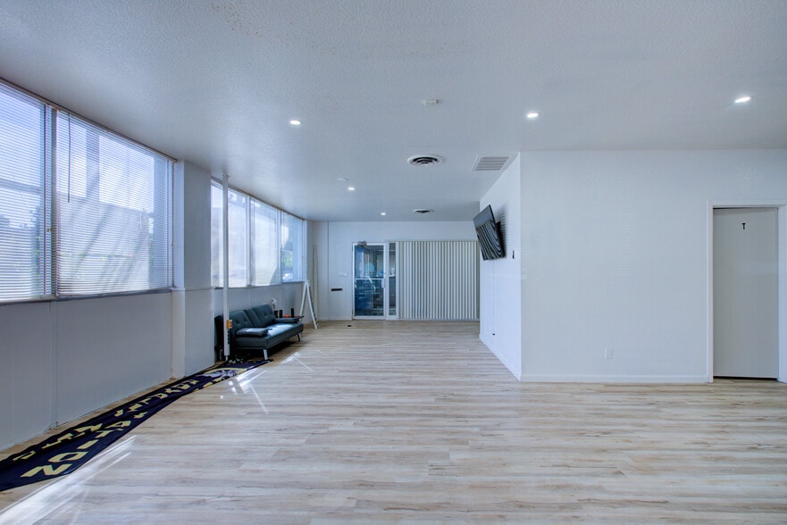 1029-1045 N El Dorado St, Stockton, CA for sale - Interior Photo - Image 2 of 23