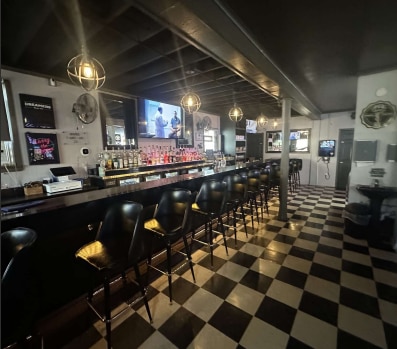 3701 S Iowa Ave, Saint Francis, WI à vendre - Photo intérieure - Image 3 de 5