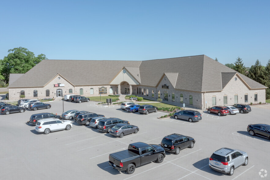 9130 W Loomis Rd, Franklin, WI for lease - Building Photo - Image 1 of 4