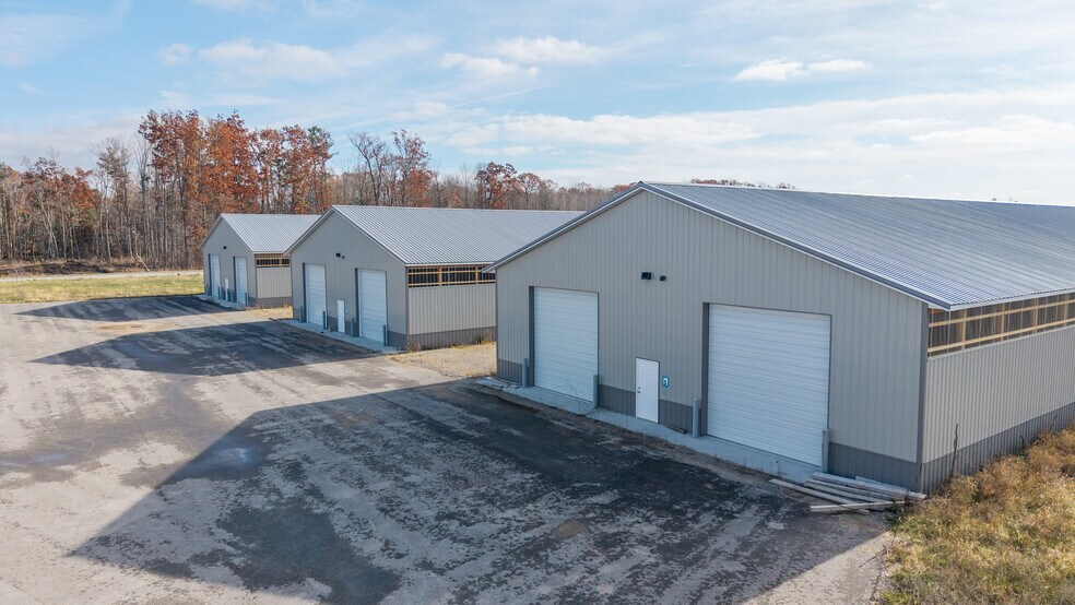 5685 Comstock Park NW dr, Comstock Park, MI à vendre - Photo du bâtiment - Image 2 de 5