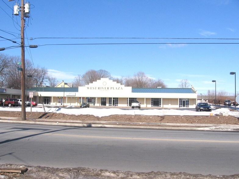 39 Elm St, West Haven, CT à louer - Photo du bâtiment - Image 3 de 6