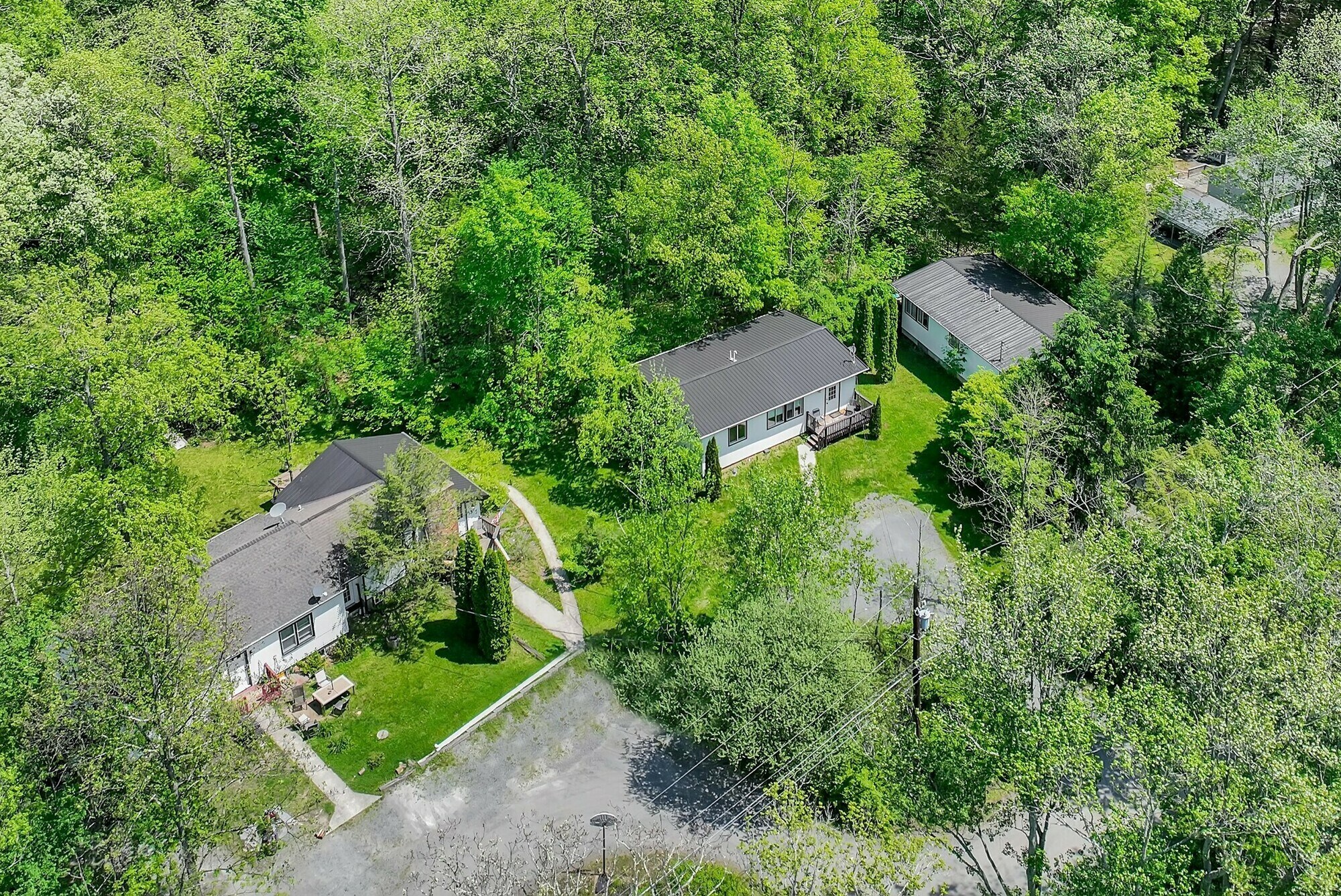 1460 Pocono Ln, Bartonsville, PA à vendre Photo du bâtiment- Image 1 de 27
