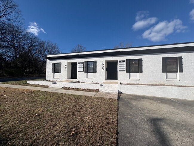 Plus de détails pour 603 Summit Ave, Greensboro, NC - Bureau à louer