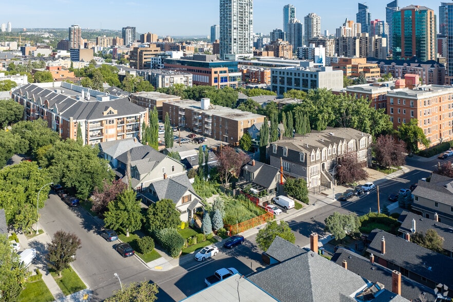 1813 7 St SW, Calgary, AB for sale - Aerial - Image 1 of 2