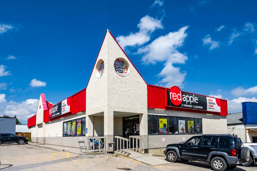 101 Centre Street N, Sundre, AB for sale - Building Photo - Image 2 of 8
