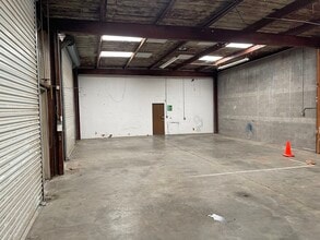 108 N East St, Woodland, CA à louer Photo intérieure- Image 2 de 12