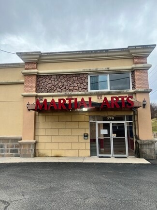 Plus de détails pour 206-218 W Glebe Rd, Alexandria, VA - Commerce de détail à louer