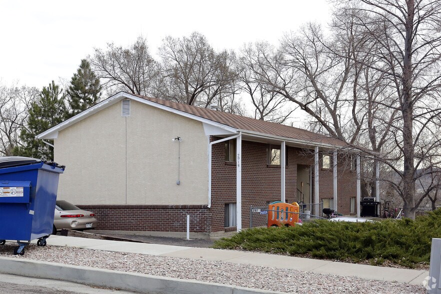 2915 Sage St, Colorado Springs, CO à vendre - Photo principale - Image 1 de 4