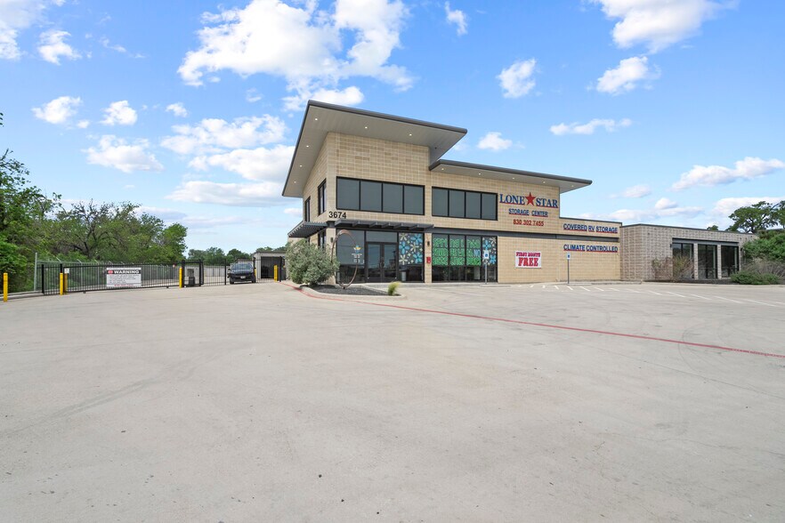 3674 Tx-337-loop, New Braunfels, TX à vendre - Photo principale - Image 1 de 6