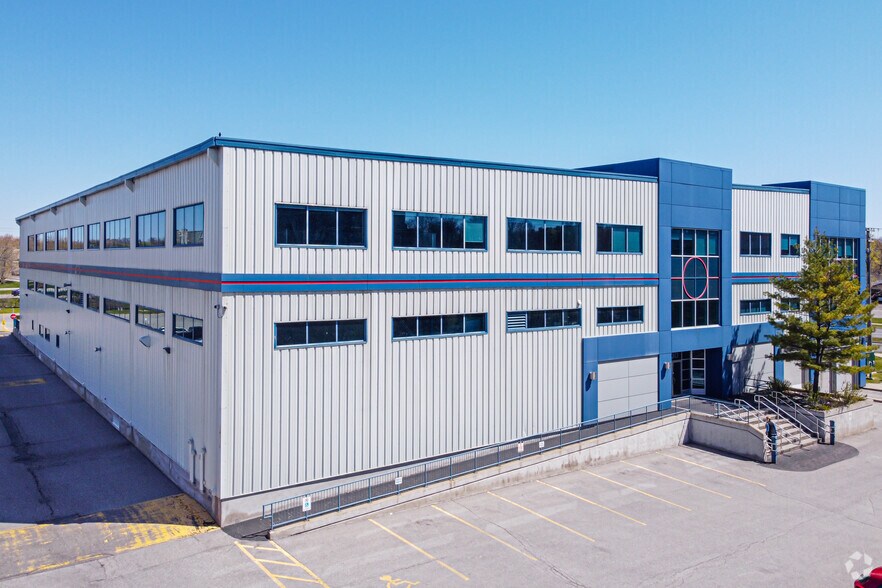 900 Morrison Dr, Ottawa, ON for sale - Primary Photo - Image 1 of 1