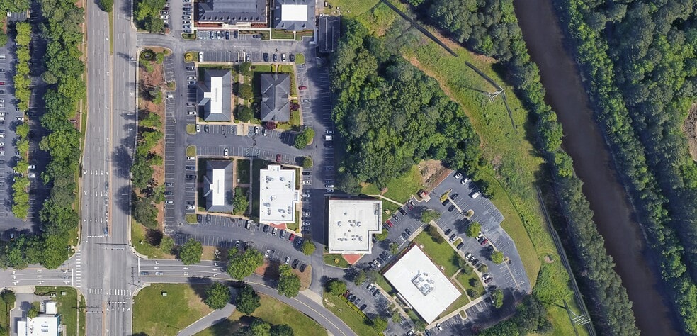 582 Lynnhaven Pky, Virginia Beach, VA for lease - Building Photo - Image 2 of 12